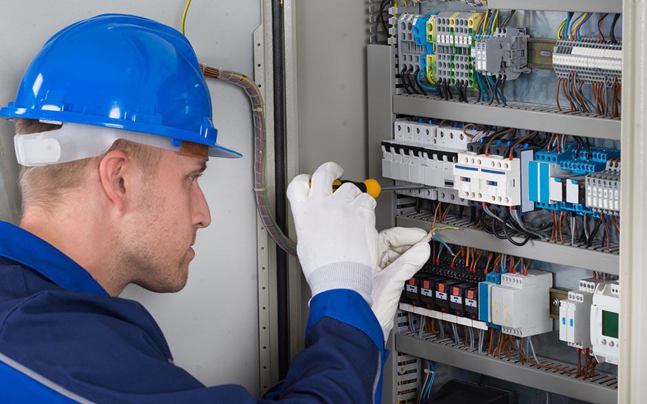 besoin d'un électricien Épône